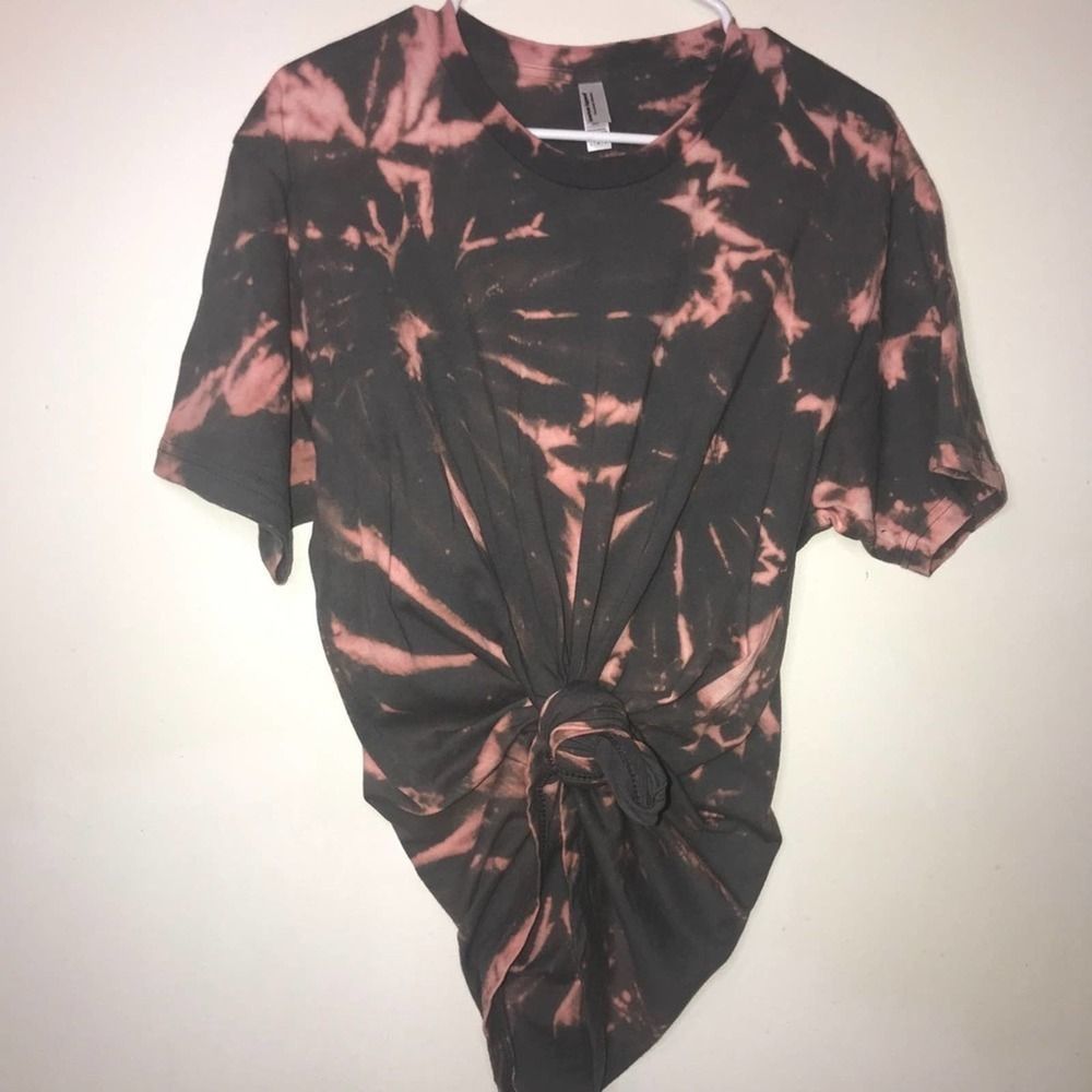 🍁2/$20 Bleached tie dye T shirt size Large